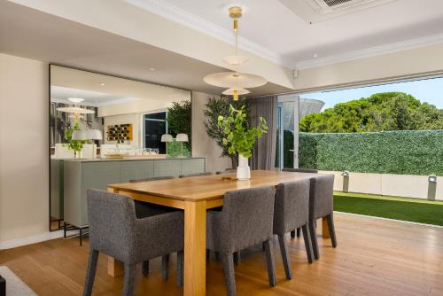 Spacious Luxury Apartment Waterfront