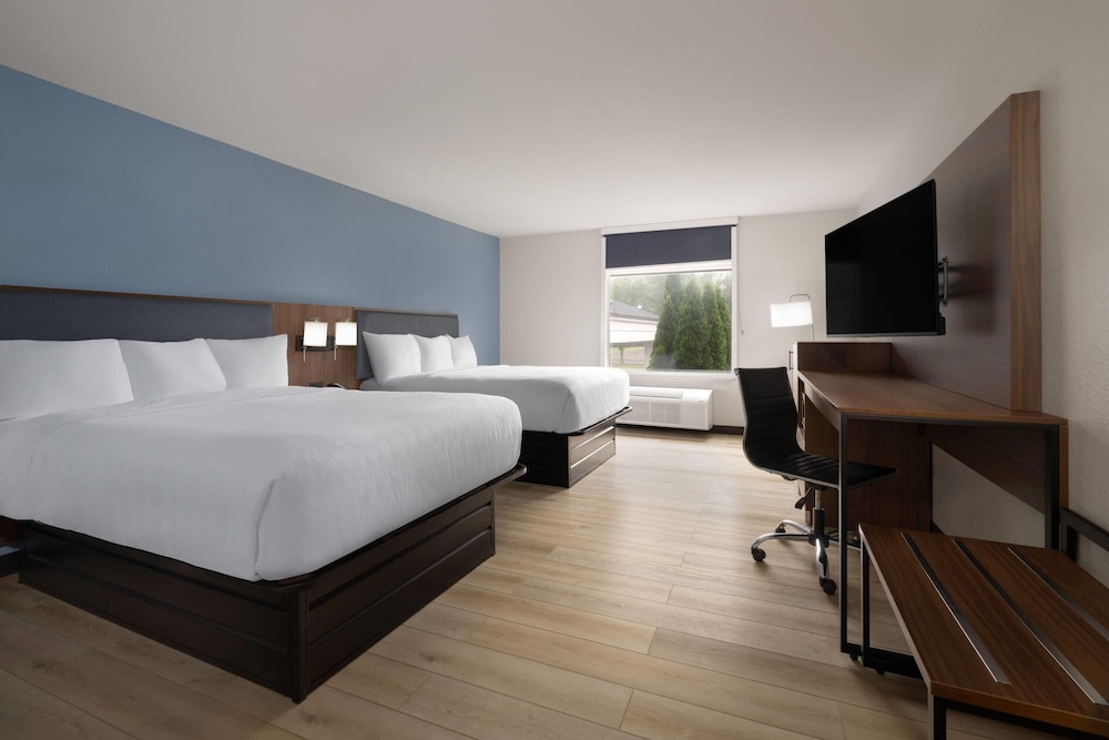 Wingate by Wyndham Dublin Near Claytor Lake State Park - photo 24