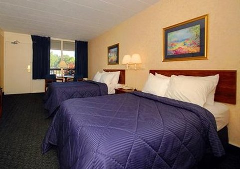Quality Inn Pittsburgh North - photo 9