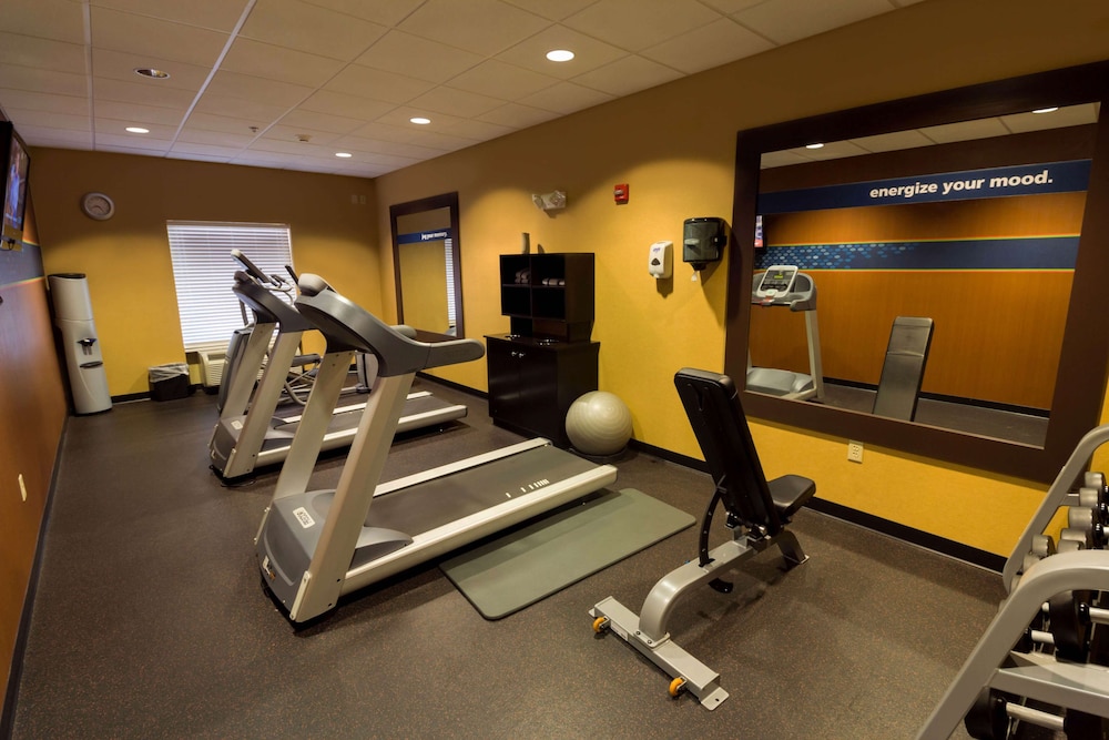 Hampton Inn & Suites Sevierville @ Stadium Drive - photo 26