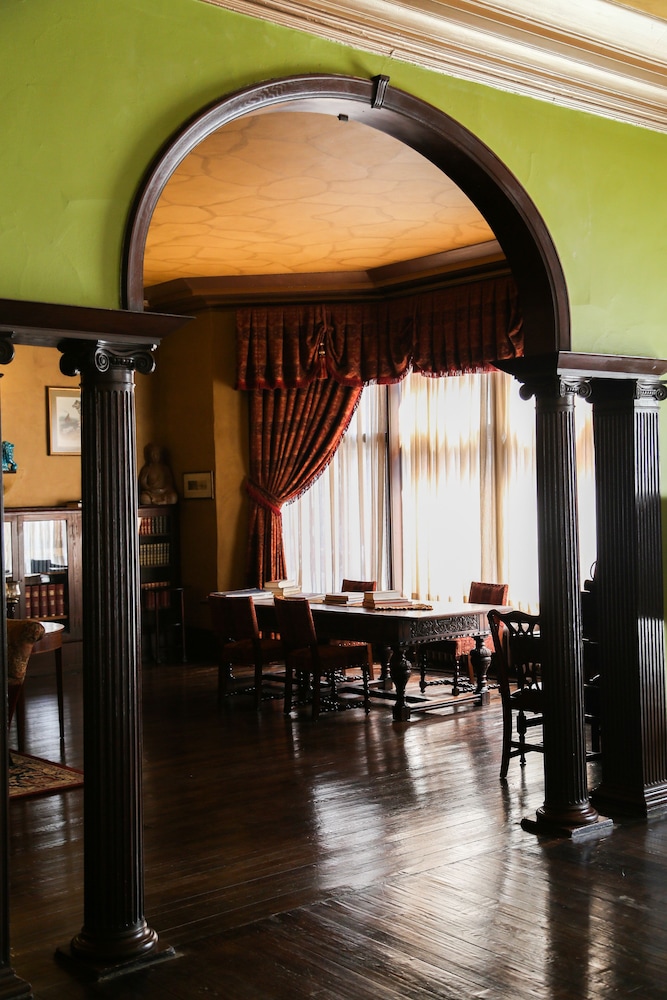 The Detroit Club - photo 2