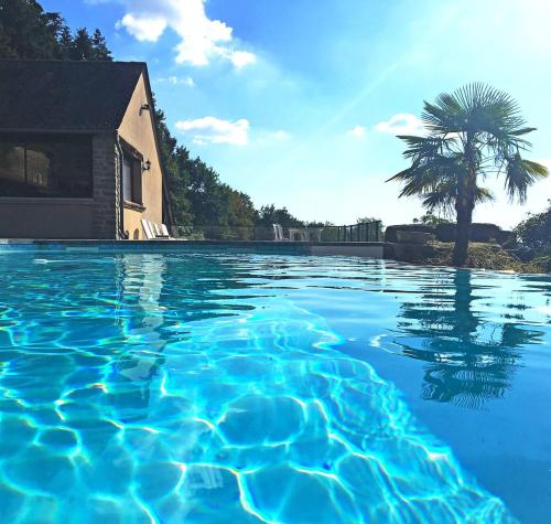 Les maisons d’en haut & Piscine à débordement chauffée in Saint-Remy-De-Provence, France