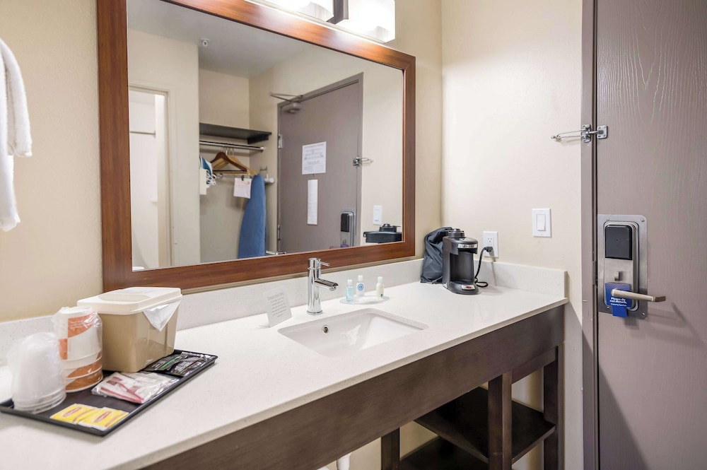 Comfort Inn Bossier City Casino Area near Shreveport Downtown - photo 20