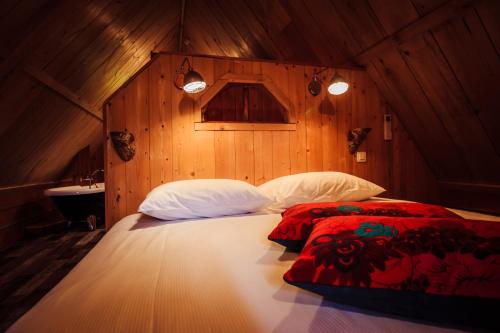 Les Volca’lodges de Tournebise in Clermont-Ferrand, France