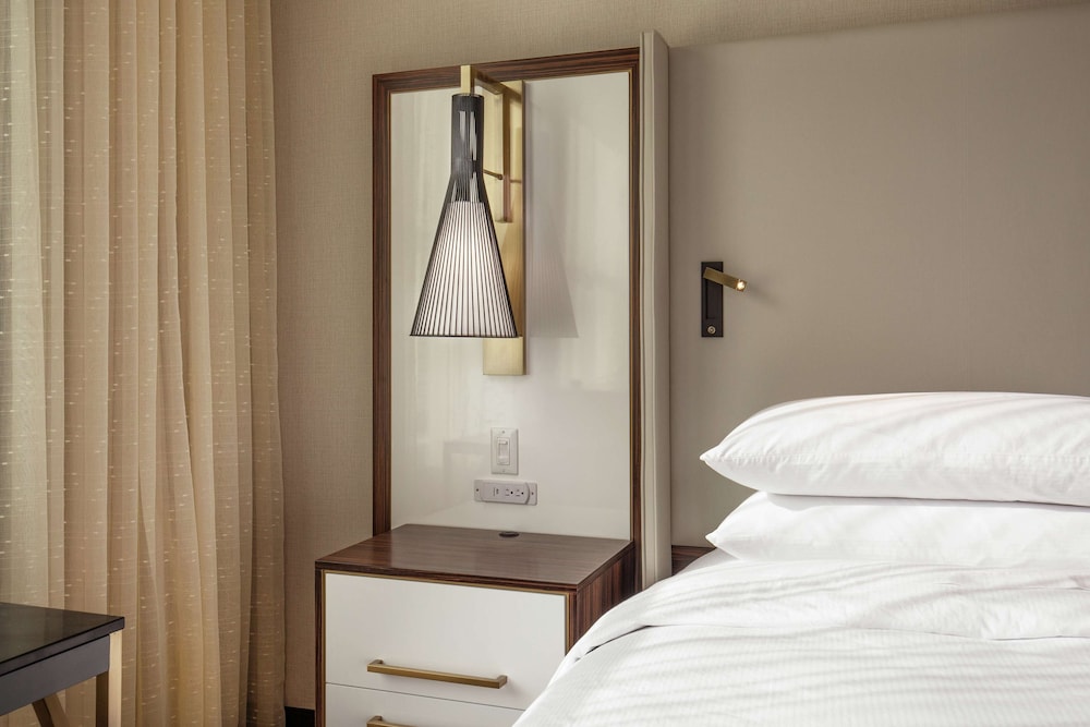 DoubleTree by Hilton Youngstown Downtown - photo 15
