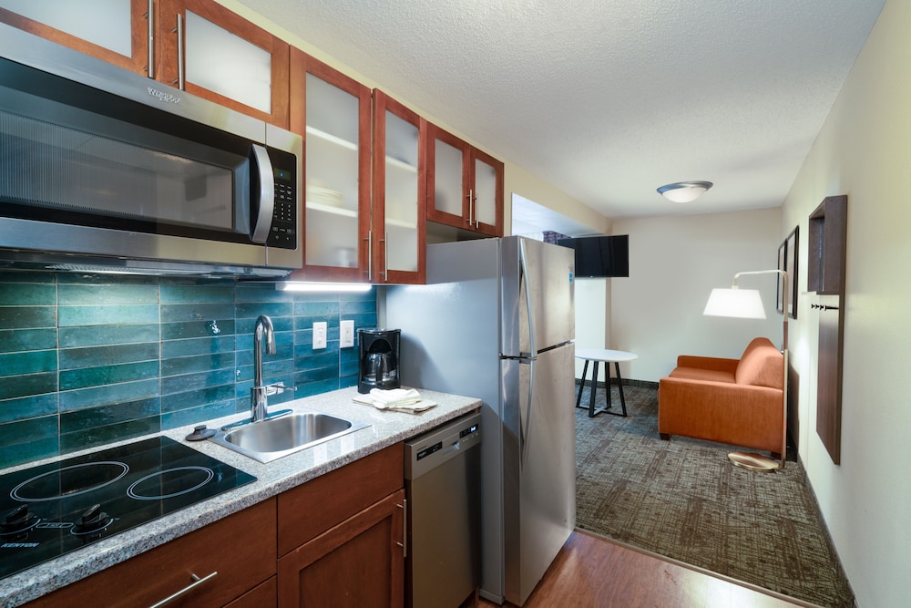 Staybridge Suites Memphis Poplar Ave East by IHG - photo 12