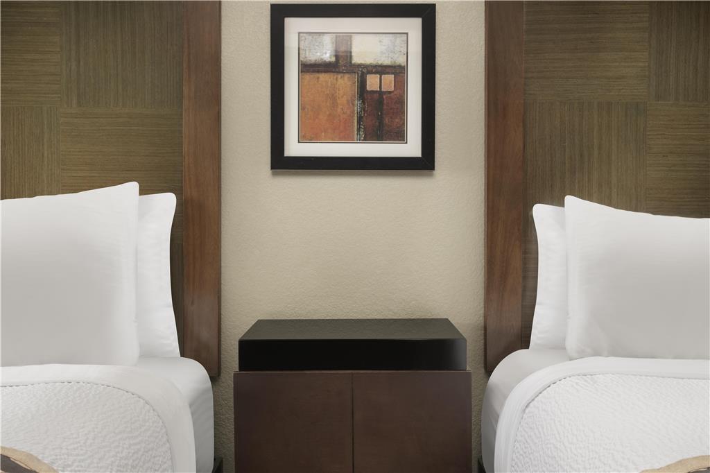 Best Western Premier Crown Chase Inn & Suites - photo 26