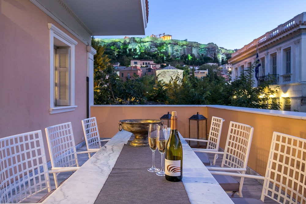 Aerides Luxury Suites — 4-Star Luxury Hotel in Athens, Greece