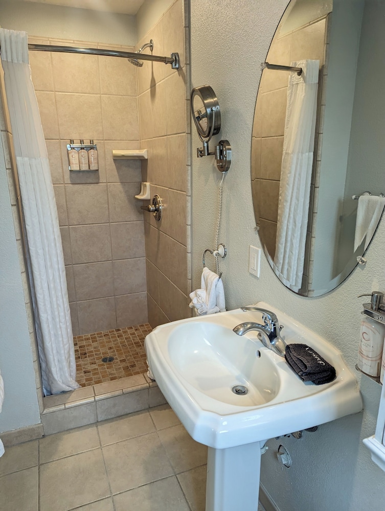 Capitola Hotel - photo 54