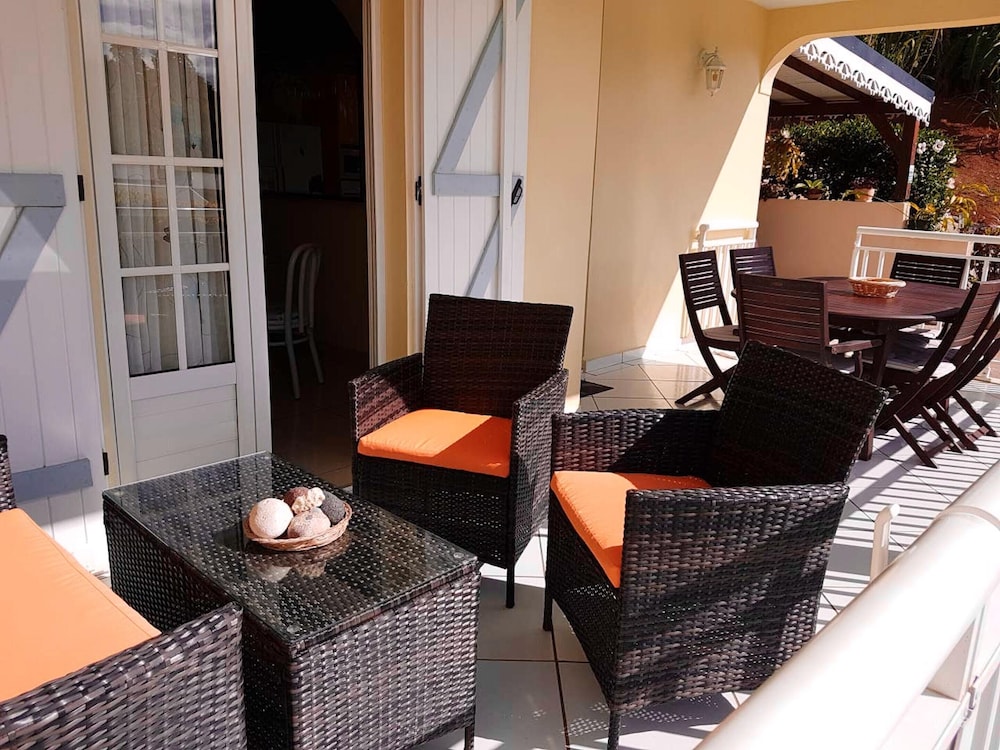 Maison charmante à Petit Bourg Jardin — 4-Star Luxury Hotel in Petit-Bourg, Guadeloupe