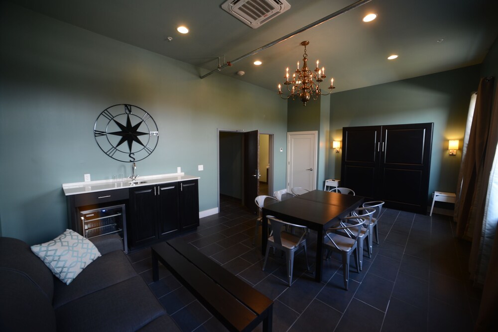 Hotel Kilbourne Downtown Sandusky - photo 8