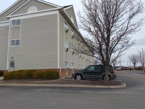 Intown Suites Extended Stay Indianapolis In Traders Point - photo 14