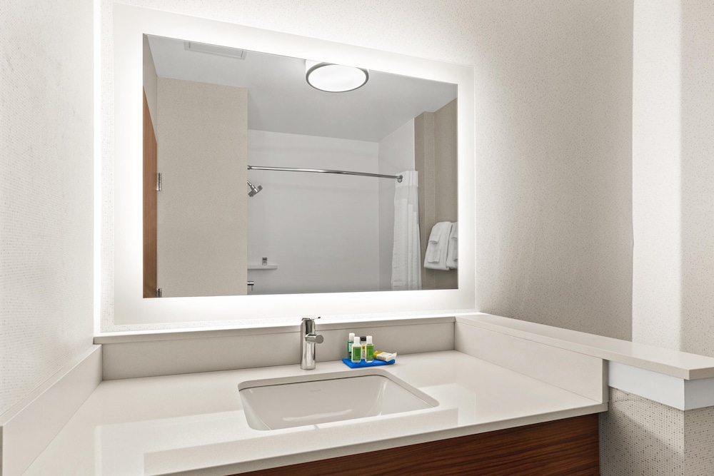 Holiday Inn Express & Suites Willows by IHG - photo 14