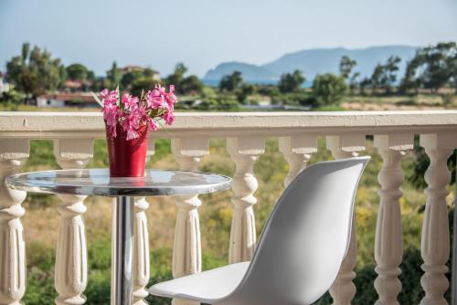 Avyssos Residents in Alimos, Greece