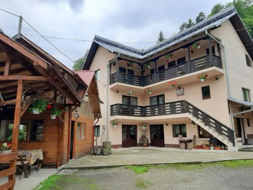 Lip si Ely — hotel in Dambovicioara