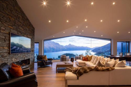 Ti Tihi by Sotheby's Luxury Rental Homes — 4-Star Luxury Hotel in Queenstown, New Zealand