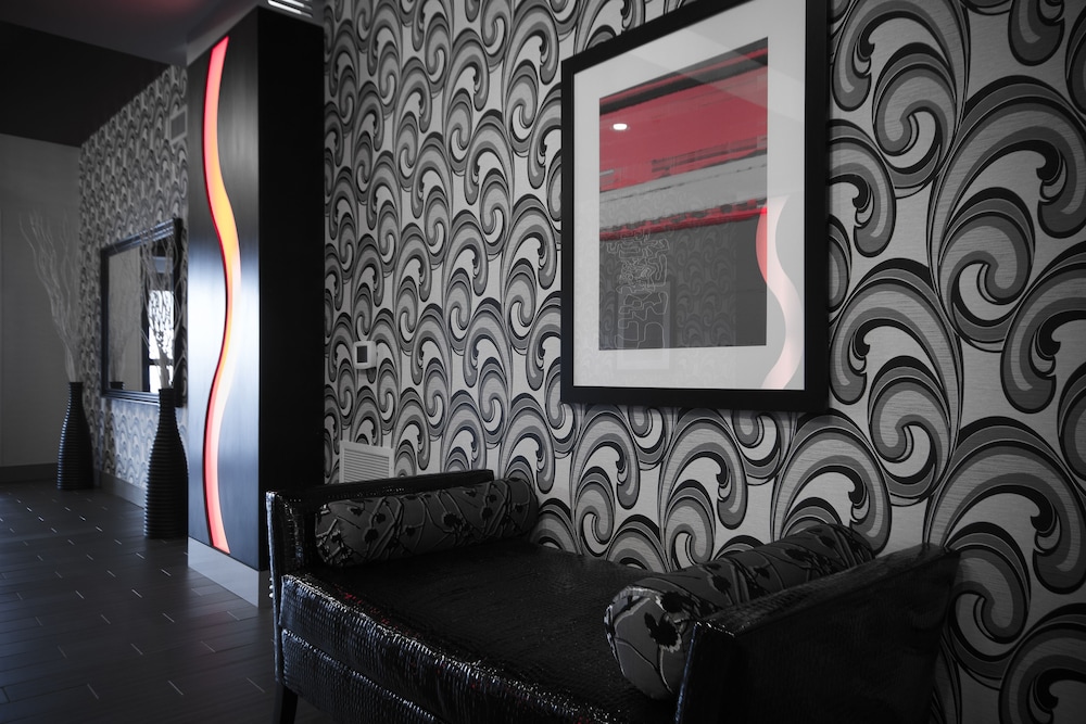 Hampton Inn & Suites DuPont - photo 2