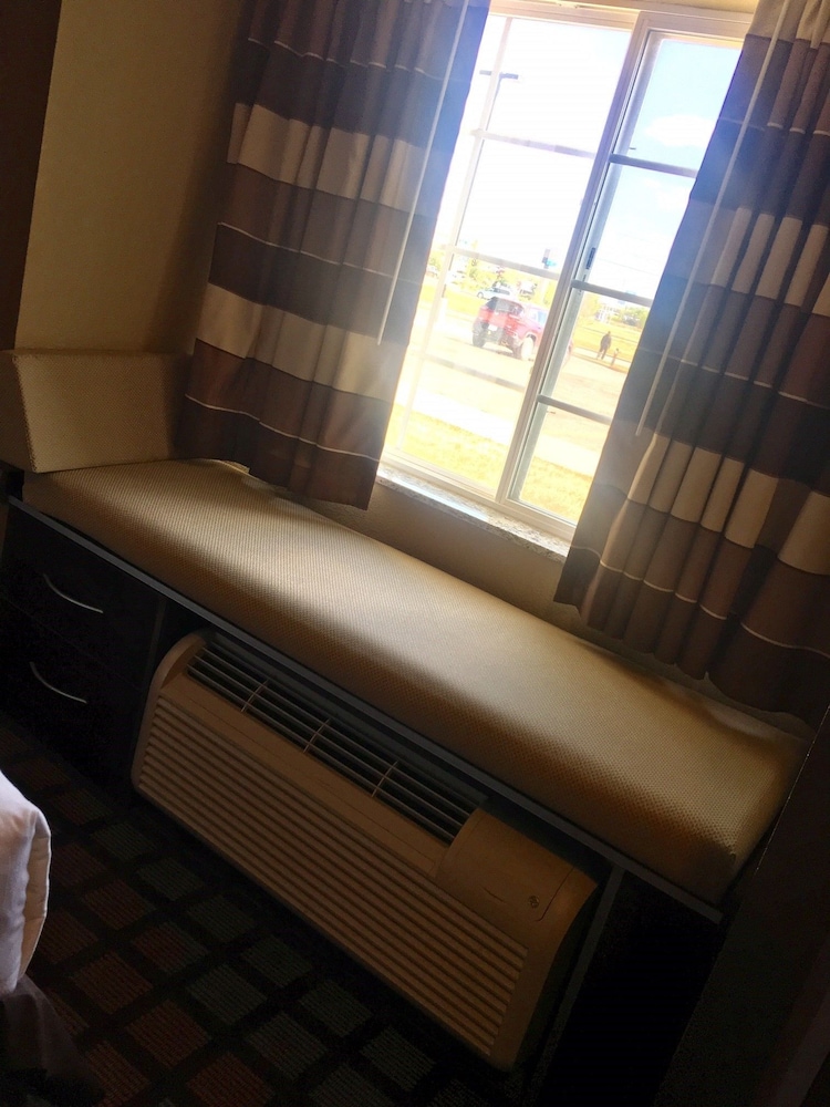Microtel Inn And Suites Minot - photo 5