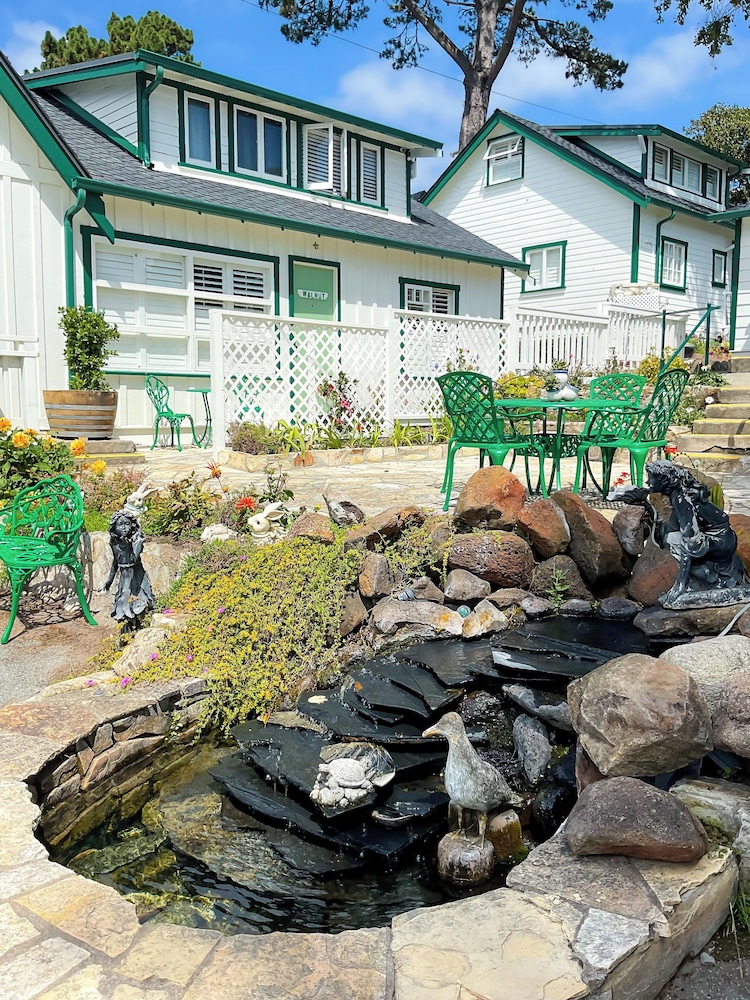Carmel Green Lantern Inn - photo 96