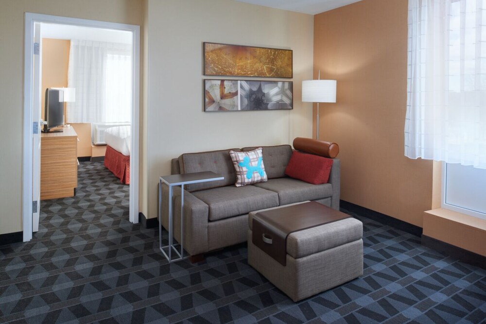TownePlace Suites by Marriott Grand Rapids Airport - photo 6
