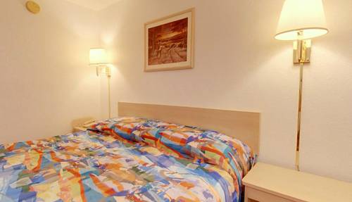 Carbondale Value Inn & Suites - photo 3