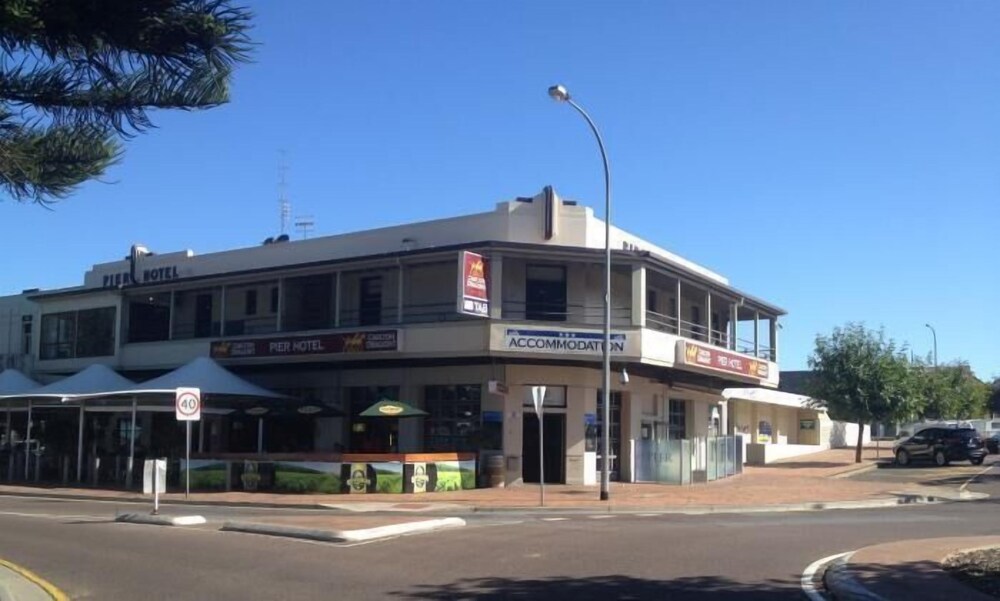 Port Lincoln Pier Hotel in Port Lincoln, Australia