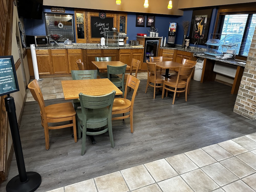 Blossom Hotel & Suites Traverse City - photo 47