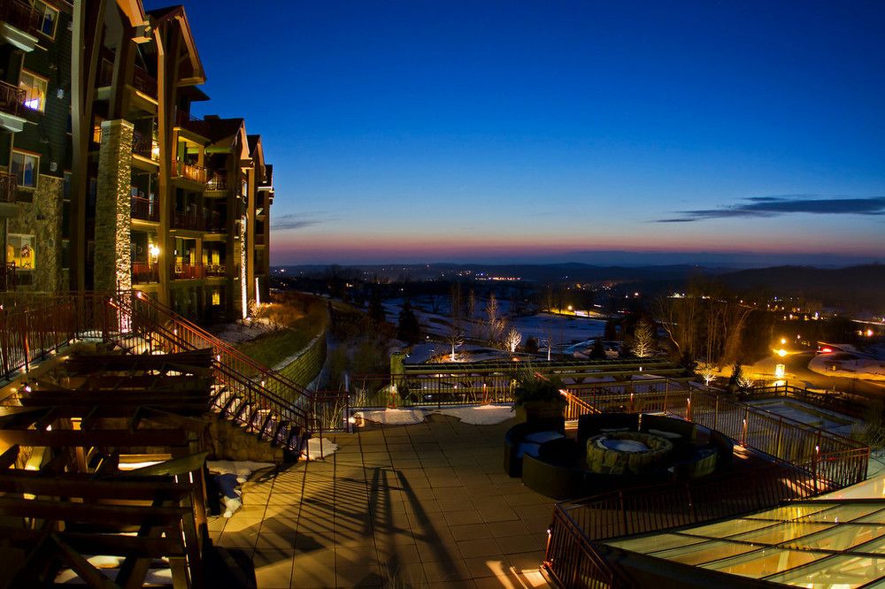 Grand Cascades Lodge — 4-Star Luxury Hotel in Hamburg, United States