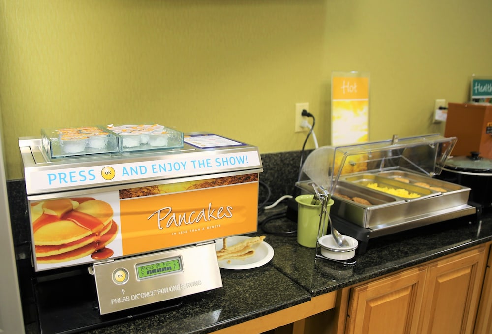 Quality Inn Fayetteville near Historic Downtown Square - photo 47