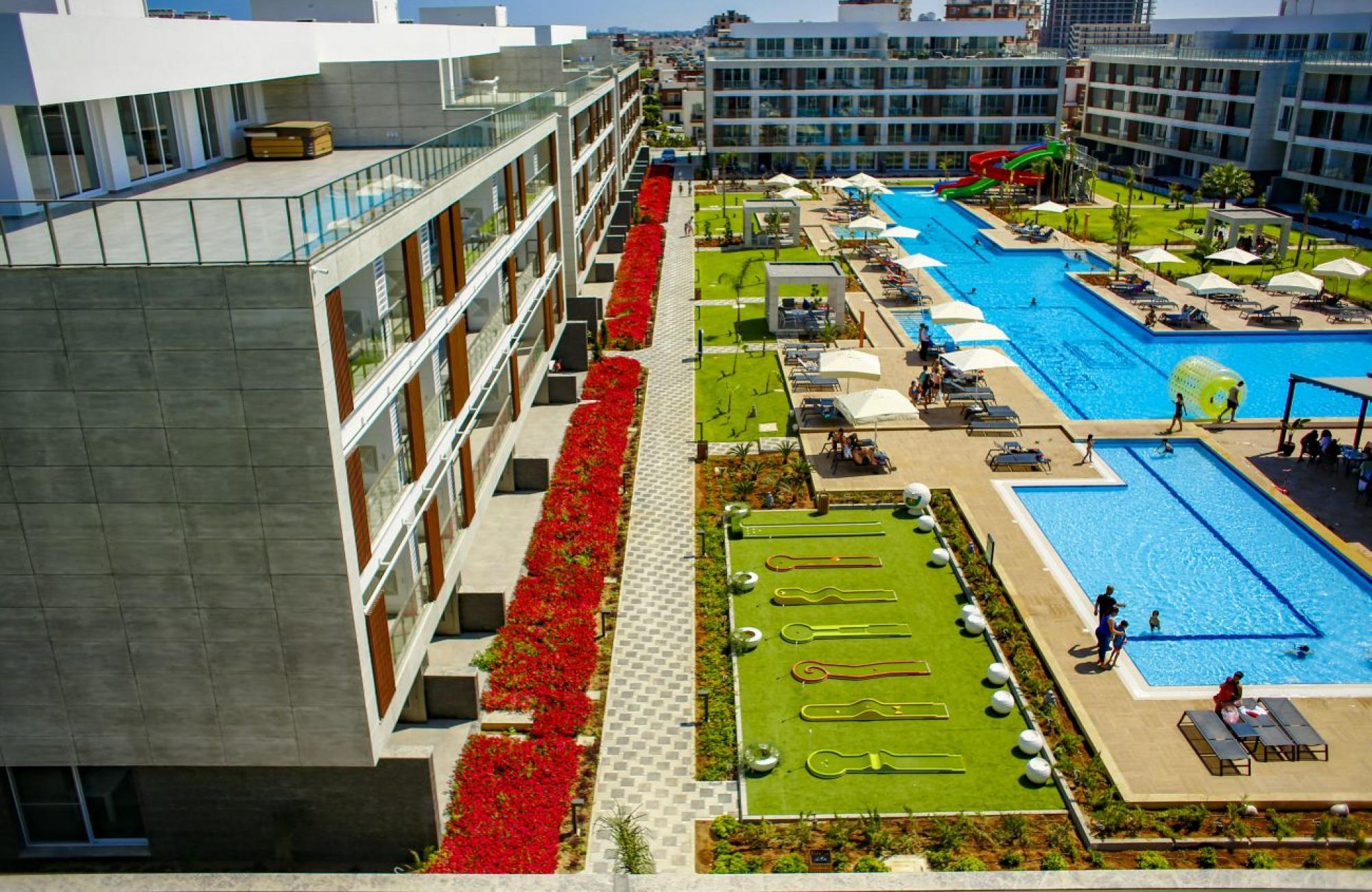 Comfortable Flat Close To The Beach With Shared Pool And Balcony In Iskele Cyprus — Trikomo