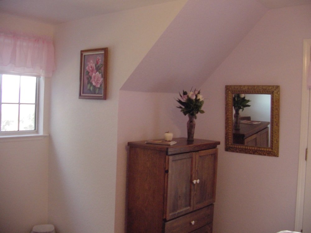 Apple Blossom Inn - photo 12