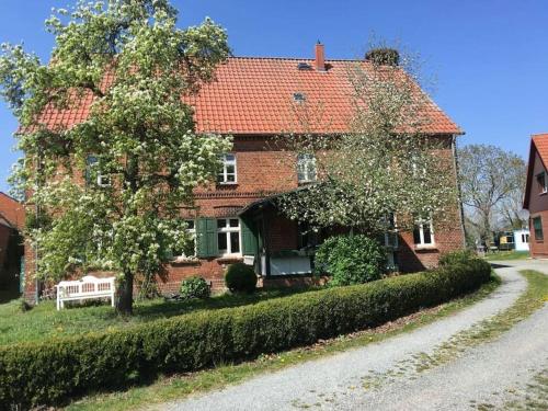 Storchenhaus Abbendorf mit Badestelle im Dorf - carbon neutral hotel in Unknown City