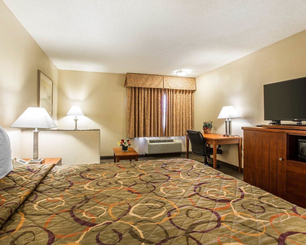 California Inn and Suites Bakersfield - photo 15