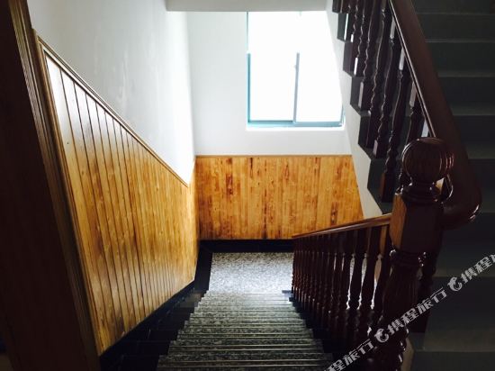 Mogan Mountain Lianfeng Inn - carbon neutral hotel in Deqing
