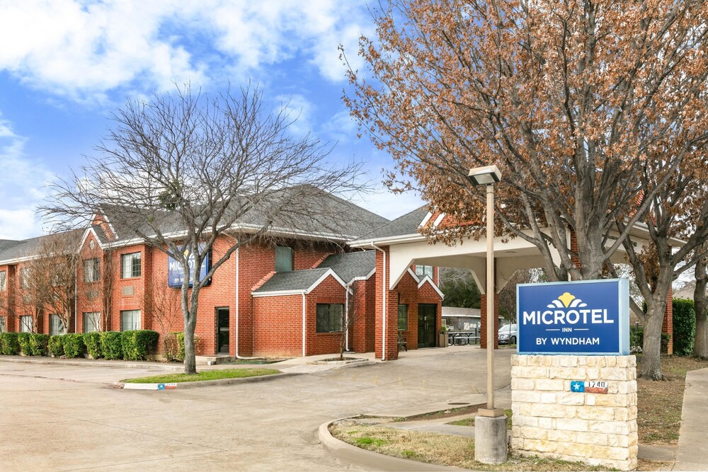 Travelodge by Wyndham Arlington Dallas Area - photo 2