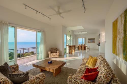 Panoramic Seaview Holiday Home Batu Ferringhi — 4-Star Luxury Hotel in Batu Feringgi, Malaysia