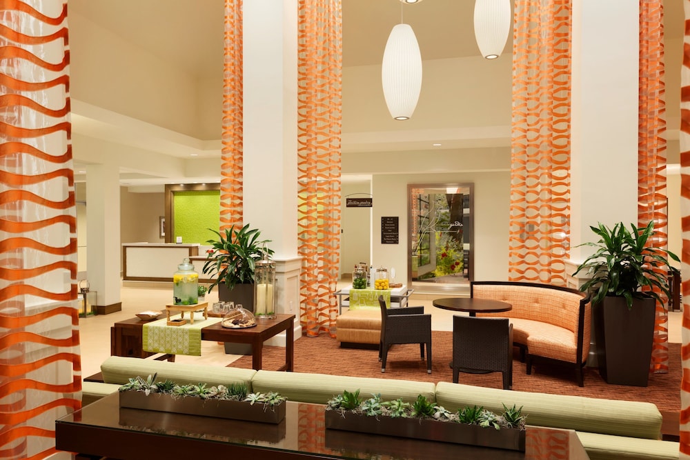 Hilton Garden Inn Boston Logan Airport - photo 2