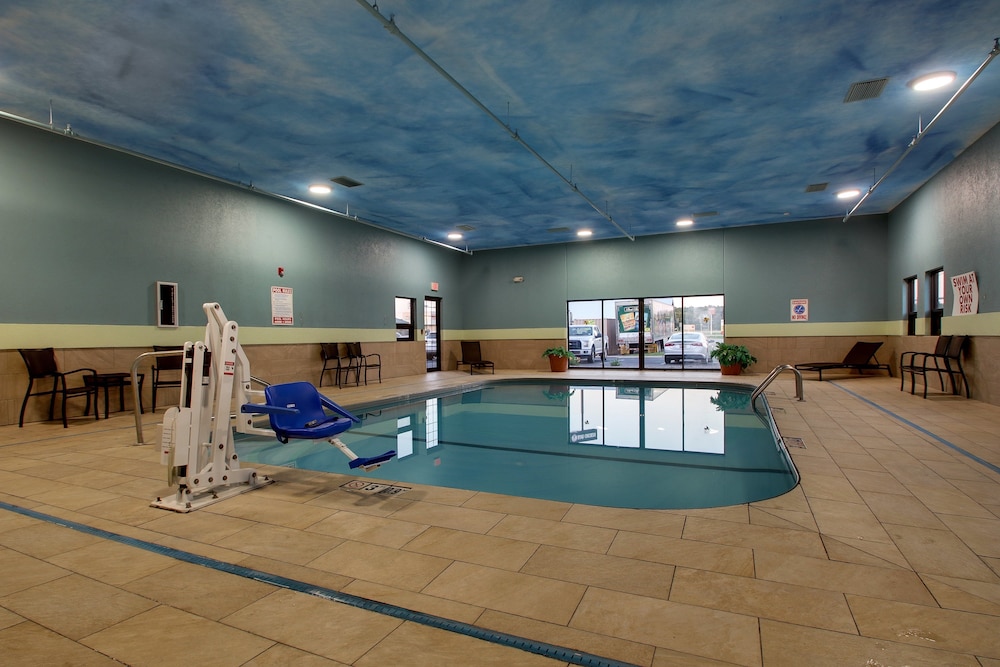 Holiday Inn Express & Suites Lebanon by IHG - photo 21