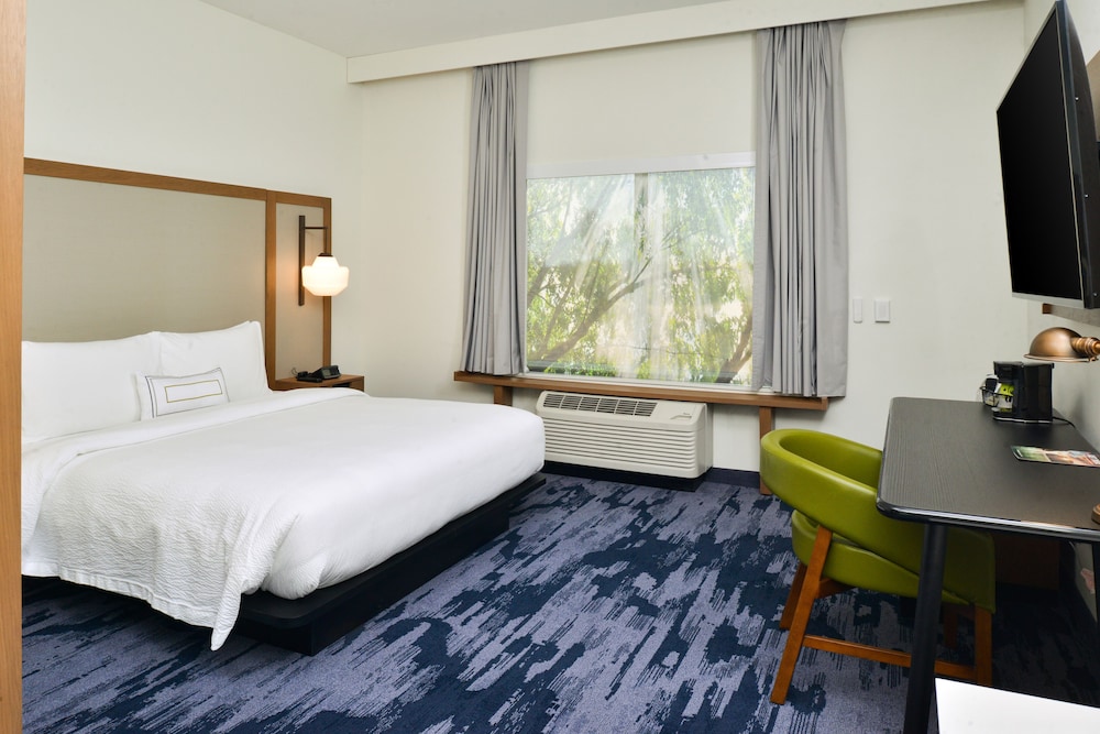 Fairfield Inn & Suites by Marriott Charlotte University Research Park - photo 10