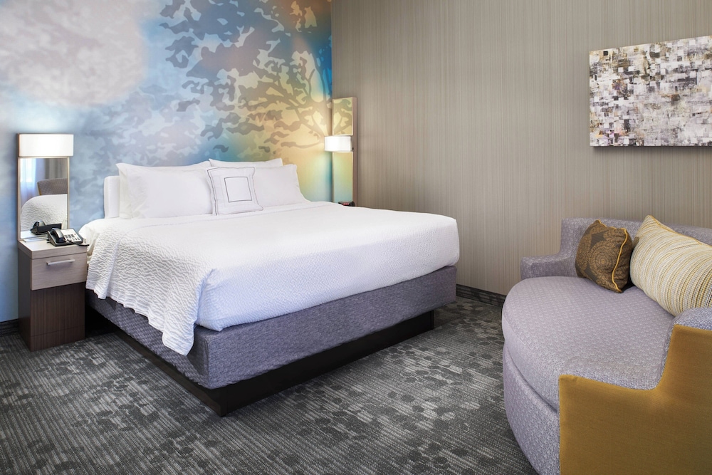 Courtyard by Marriott Toledo Maumee Arrowhead — hotel in Maumee