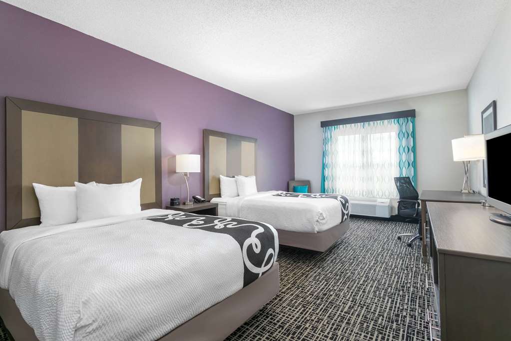 La Quinta Inn & Suites by Wyndham Hopkinsville - photo 23