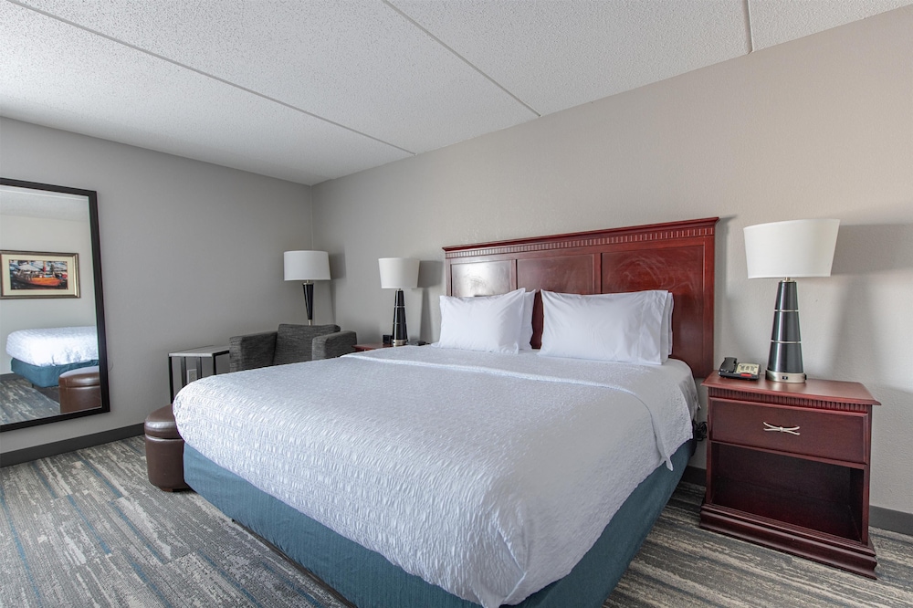 Hampton Inn Newport News Yorktown - photo 9