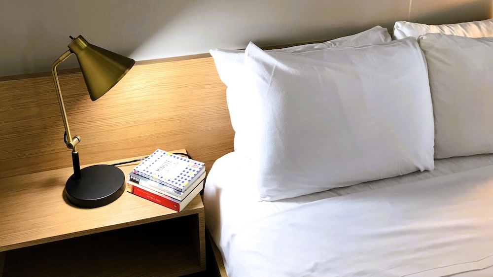 Touchstone Hotel City Center - photo 18