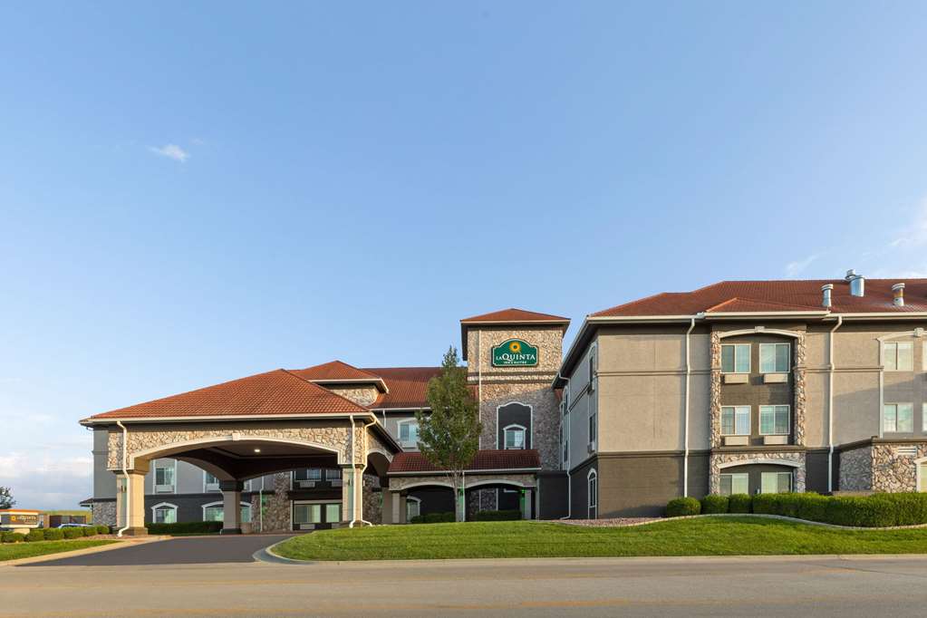 La Quinta Inn & Suites by Wyndham Olathe - featured photo