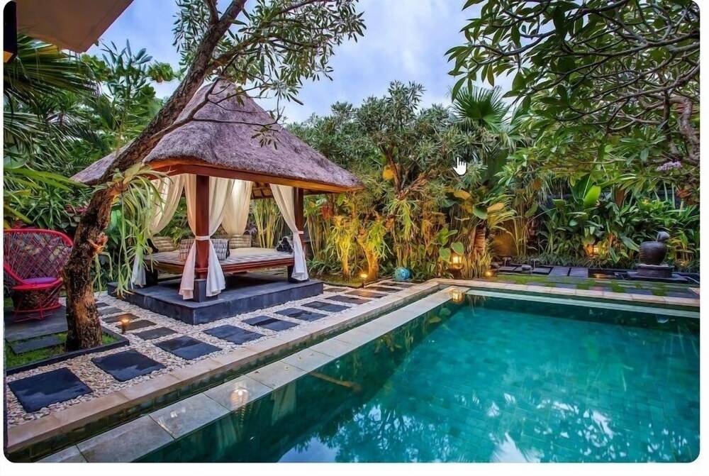 Samudra 6BR Luxury Family Pool Villa Umalas Bali — 4-Star Luxury Hotel in Kerobokan, Indonesia