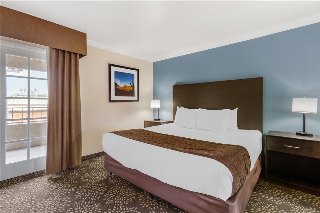 Best Western InnSuites Tucson Foothills Hotel & Suites - photo 12