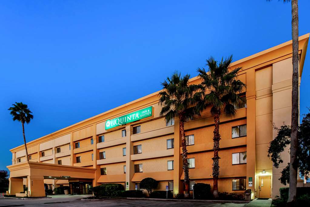 La Quinta Inn & Suites by Wyndham Houston Baytown East - featured photo