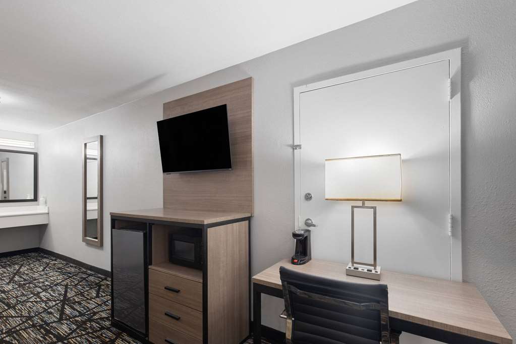 Baymont by Wyndham Mobile Tillmans Corner - photo 19