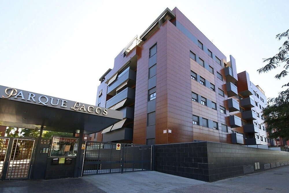 Enjoygranada Emir 3F Pool Gym & Free Parking — 4-Star Luxury Hotel in Granada, Spain