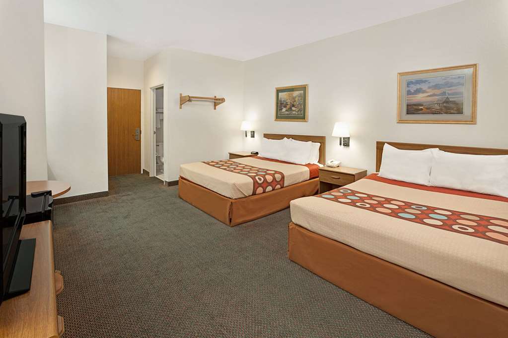 Super 8 by Wyndham Hampshire IL - photo 10